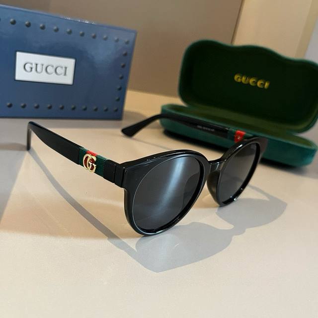 gucci古琦 新款太阳墨镜，可盐可甜，美爆了，无男女区分