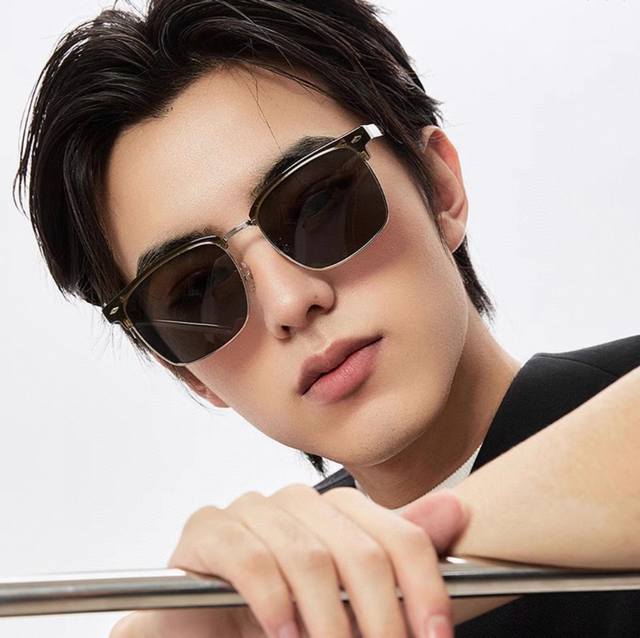 gucci-偏光太阳镜 2025开春新款 潮流爆款 时尚方框偏光太阳镜 高品质 佩戴舒适 网红潮款墨镜 女士高清偏光太阳镜 高品质Tr镜框 型号：G7637
