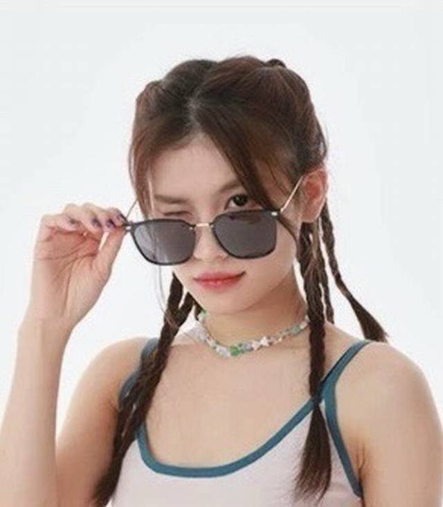 gucci古奇 新款连体驶驾镜墨镜出行必众备多明星同款 太阳镜 男女太士阳镜飞行 型号：G11924