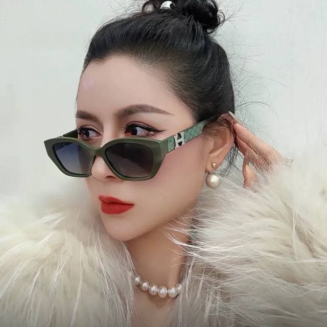 偏光系列太阳镜 Hermes 爱马仕 原版出货 网红超爆款经典奢华全球风 [亲亲] 时尚方框太阳镜 气质非凡 经典大框款式太阳眼镜[篮球] 顶级品质 奢华Log