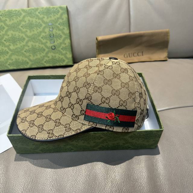 配盒子布袋，Gucci 古奇 经典原单棒球帽，鲜花织带，专柜1:1开模订制，最高版本，原版帆布料+头层牛皮，轻盈透气！实物拍摄，四季百搭男女适用，基础头围56，