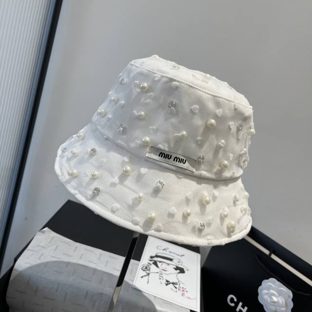 miumiu缪缪手工钉珠渔夫帽，珍珠渔夫帽，头围57Cm
