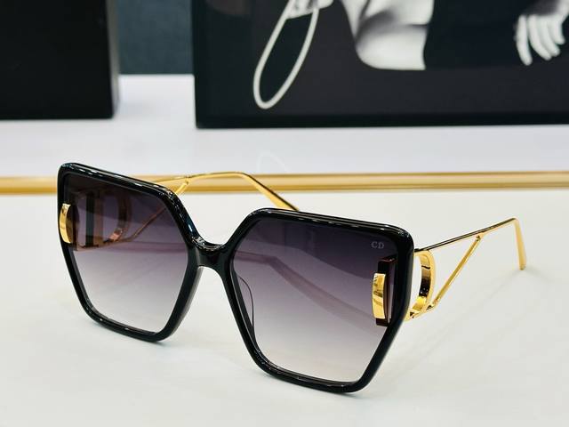 迪家 Dio* Dsgta45Ucr Size：64口16-140 春夏款墨镜 搭配镜腿精致烫字配饰 Bm官网款 质量上佳
