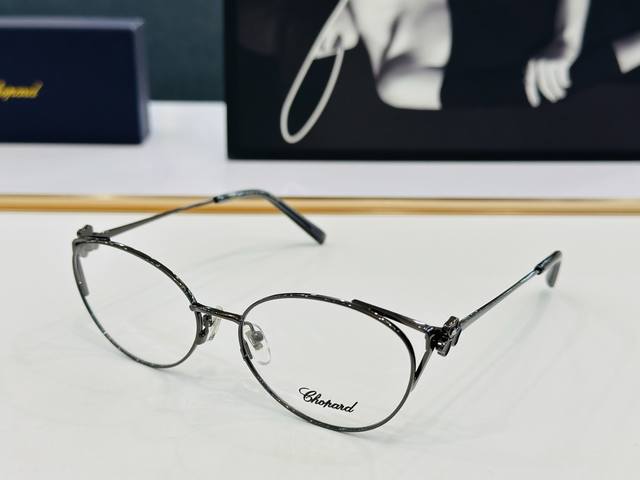 原版 Chopard肖邦 Model: Vchg76 Size：56口17-140 以现代时尚的设计风格 Xl配光架