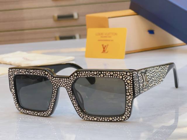 louis Vuitto* 路易*威登新款太阳镜，Model：Z2396，Size：54口22-145