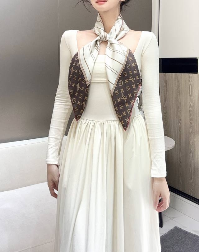 louis Vuitton 90 方巾 面料为最顶级16姆米桑蚕丝 手感柔软丝滑 绝对独一无二,金字塔尖的数码印花， My Neverfull 桑蚕丝方巾回溯