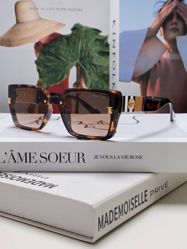 burberry巴宝莉 2025新款女士太阳镜 时尚潮流休闲墨镜 女款驾车出行太阳眼镜