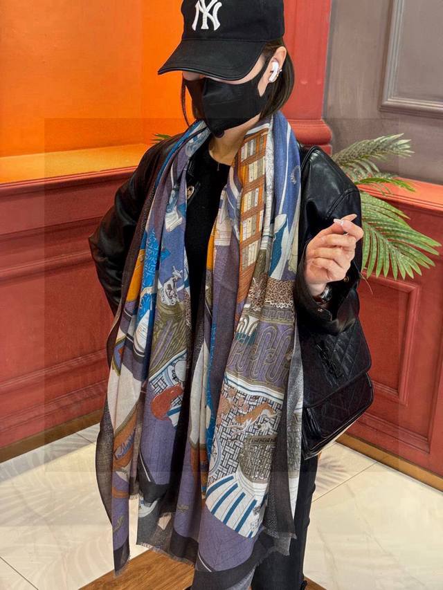 会发光发亮的围巾 爱马仕 专柜同步 买了都说好看羊绒印花推荐顶级工艺超值爱马仕专柜爆款羊绒方巾立体呈现图案纹路实物档次极高特殊工艺高端研发惊艳问世特殊尖端工艺处