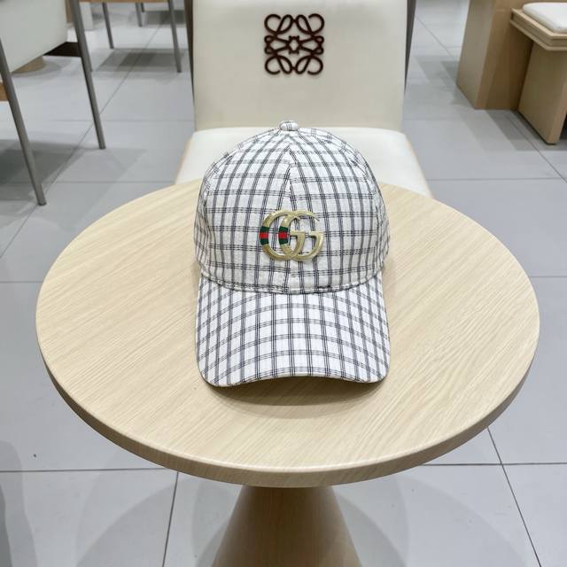 古奇Gucci 新款原单棒球帽， 精致純也格调很有感觉，很酷很时尚，专柜断货热门，质量超赞