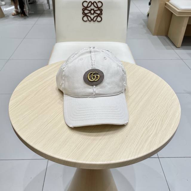 古奇棒球帽Gucci官网新品，棒球帽，原单品质火爆来袭 工艺非常精美 高档大气上档次！低调奢华，方便携带！跑量！
