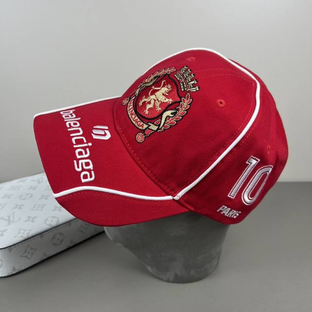 balenclaga官网新品 巴黎世家新款棒球帽 现货秒发简约时尚超级无敌好看的帽子！情侣款！原单货比起其他帽子的优势，