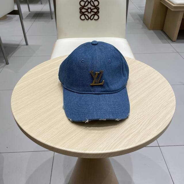 路易威登棒球帽 Louisvuitton新款Lv棒球帽，重工打造高端大气，百搭款男女通用！跑量！