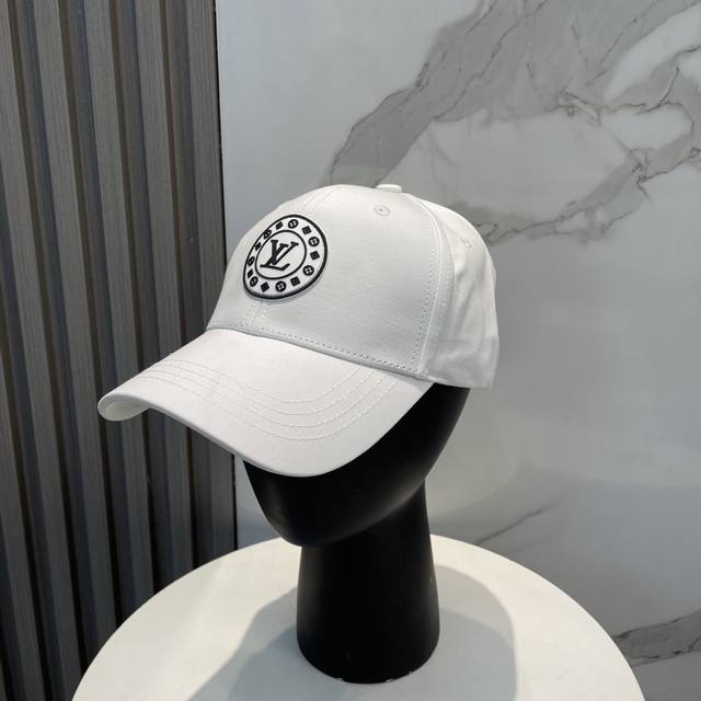 lv路易威登棒球帽 专柜热卖款纯棉内里，轻盈透气。完美版型，对格精准无误，原厂品质，独家实物拍摄，男女适用