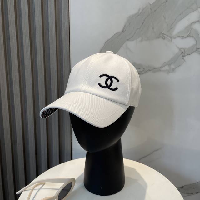 chanel 香奈儿 专柜新款双面刺绣棒球帽1:1开模订制，立体刺绣，精致无暇！100%纯棉面料，原厂品质，独家实物拍摄。