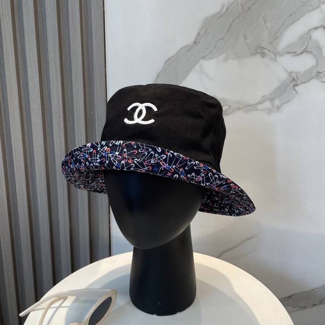chanel 香奈儿 专柜新款双面刺绣渔夫帽 1:1开模订制，立体刺绣，精致无暇！100%纯棉面料，原厂品质，独家实物拍摄。