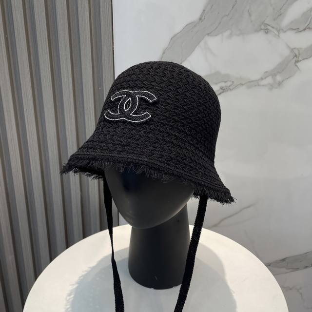 香奈儿Chanel新款针织盆帽，高密度制作，一顶超级有品位的针织帽了~出街首选！帽型超美腻颜色妥妥，轻便携带！小仙女人手必备 头围57Cm