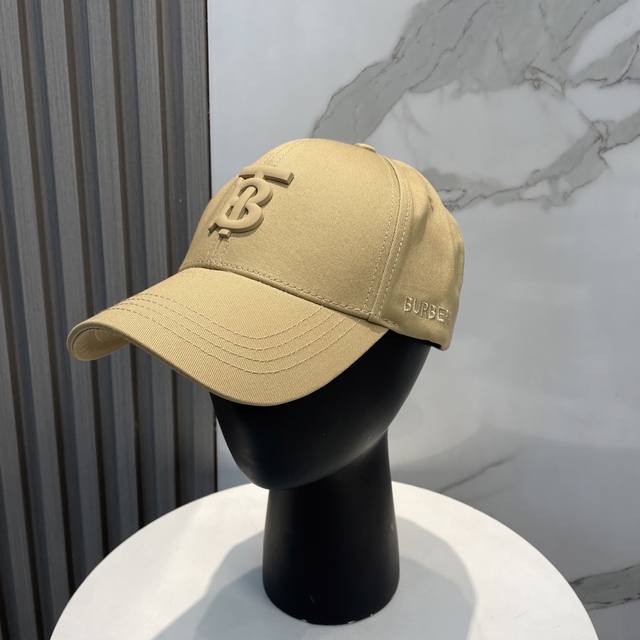 配防尘袋 Burberry 巴宝莉 原单棒球帽 专柜热卖款纯棉内里，轻盈透气。完美版型，原厂品质，独家实物拍摄，男女适用！