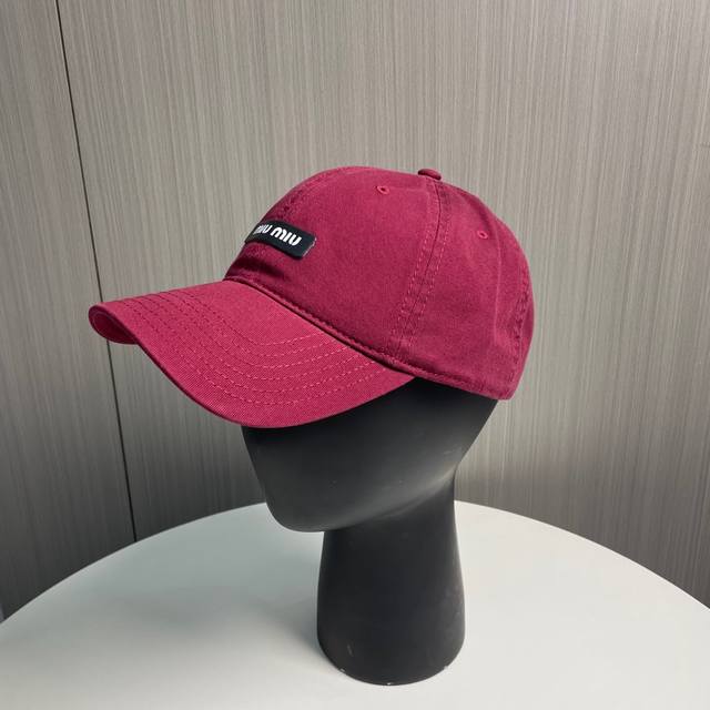 miumiu新款素色棒球帽 当下爆热的色系-街头感十足！ 潮流百搭，小红书种草，毒药 Get上你们的男朋友，一起Cool