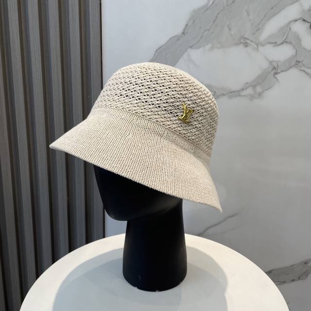 lv路易威登新款针织盆帽，高密度制作，一顶超级有品位的草帽了~出街首选！帽型超美腻颜色妥妥，轻便携带！小仙女人手必备 头围57Cm
