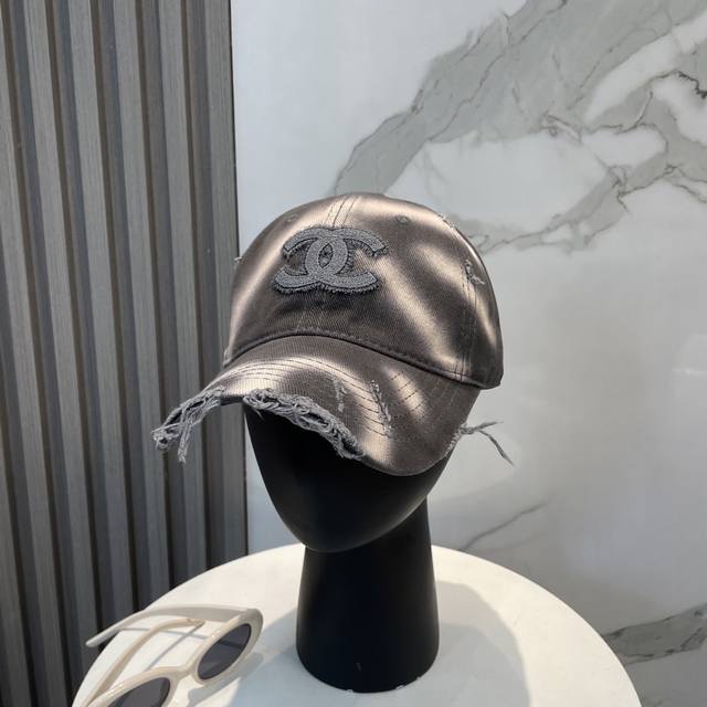 chanel香奈儿 新款简约Logo棒球帽，新款出货，大牌款超好搭配，赶紧入手！