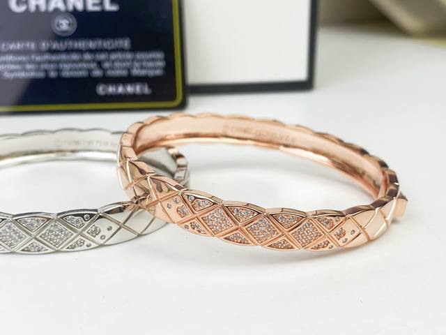 小香 Chanel 菱格手镯高端定制亚金镶嵌顶级高碳钻 一面带钻 一面 菱格官网同款，实拍高端珠宝Coco Crush！全明星阵容：Chanel Coco Cr