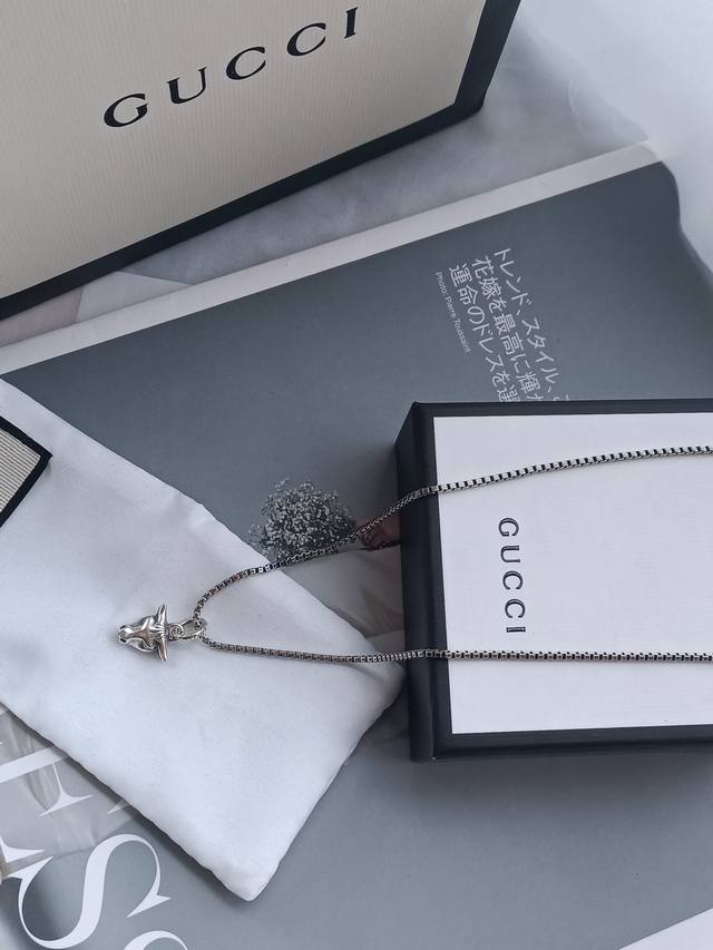 gucci牛气冲天 牛头项链
