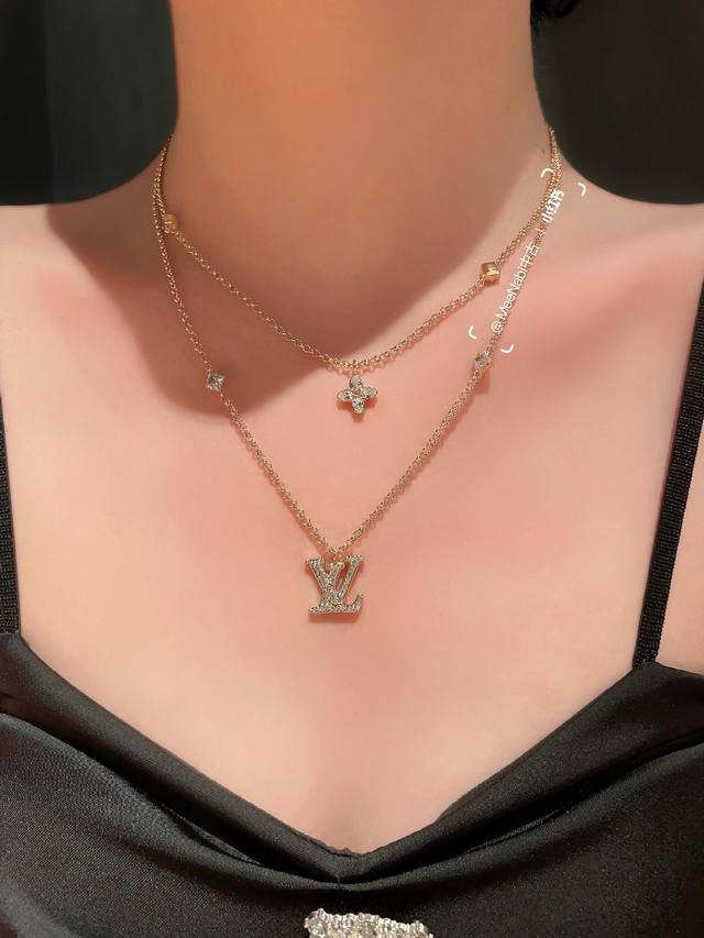 编号Lxl0115 Lv*最新款双层项链 一致Z批黄铜材质