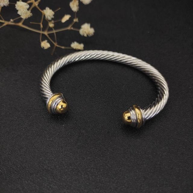 david Yurman 7Mm圆头分色手镯。建议适合佩戴的手围15-20Cm 编号Dysz-105