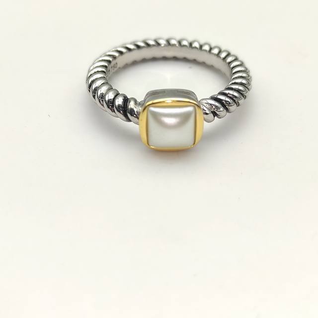 上新。David Yurman 6Mm肥四方珍珠戒指 尺寸：美号，6-7-8-9，四个号 编号Dyjz-055
