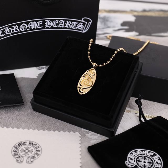 chrome Hearts 雪梨同款十字架项链 无敌百搭的一款项链 上身超赞！！男女同款轻松驾驭 最正的十字架版本 925银镀22K金 多层真空电镀 镶嵌也非常