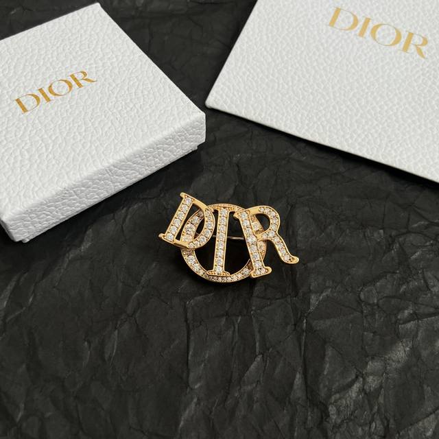 dior 迪奥 中古 胸针 精选原版一致 黄铜材质 甜美气质高雅。