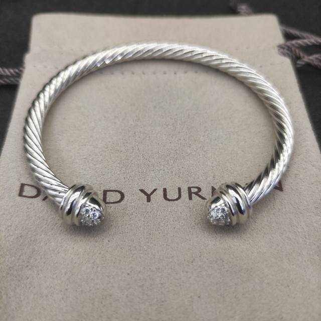 david Yurman 5Mm半满钻白钻手镯。建议适合佩戴的手围15-20Cm 编号Dysz-107