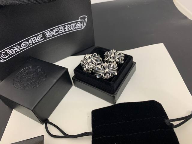 chrome Hearts 克罗心 十字花厚身开口戒指 大号 中号 小号 编号：B 24415