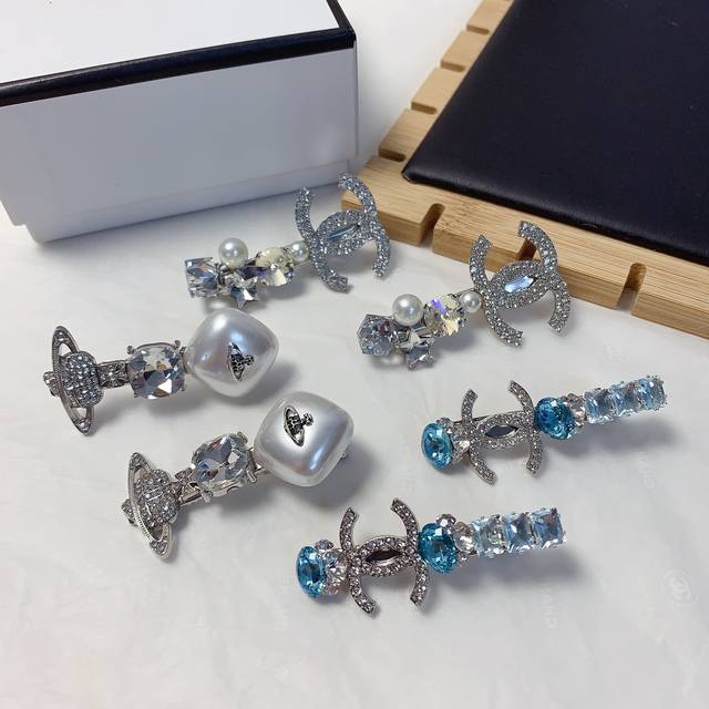 一对Chanel小香 西太后发夹 新款捷克钻Logo边夹刘海夹压夹日常精致小单品 气质百搭小仙女必入单品 宝藏款 闭眼入推荐款