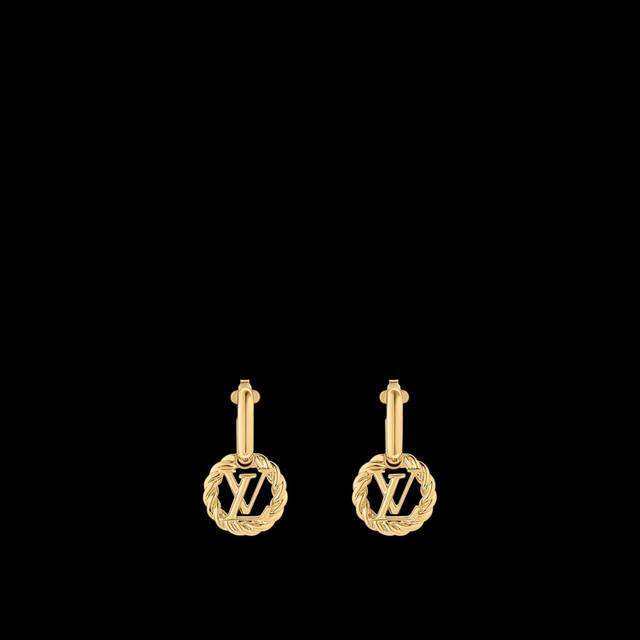 louis Vuitton 路易威登 Lv字母耳钉 原单货 专柜一致黄铜材质 火爆款出货 个人超级喜欢[害羞] 设计独特 美女必备