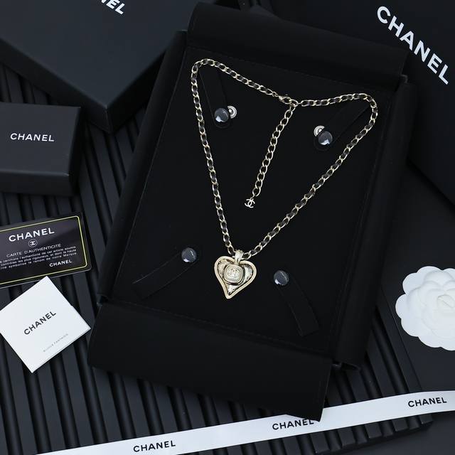 chanel羊皮爱心长链 香奈儿又赢麻了爱心系列太太太美貌啦