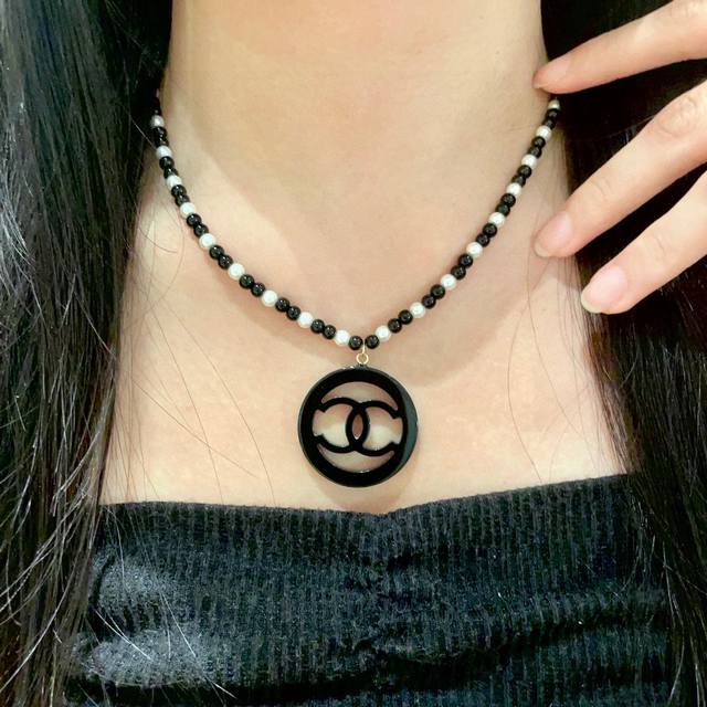 香奈儿珍珠双C圆圈项链