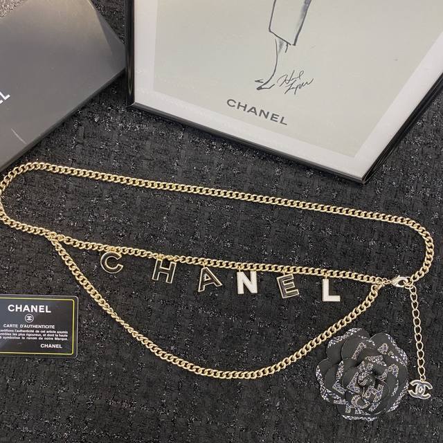 编码N515 1227825 香奈儿腰链热销款爆上新 Chanel绝美黑白珐琅字母金属腰链 复古又Hin甜酷风简直是绝绝子 百搭超好看，经典永不过时