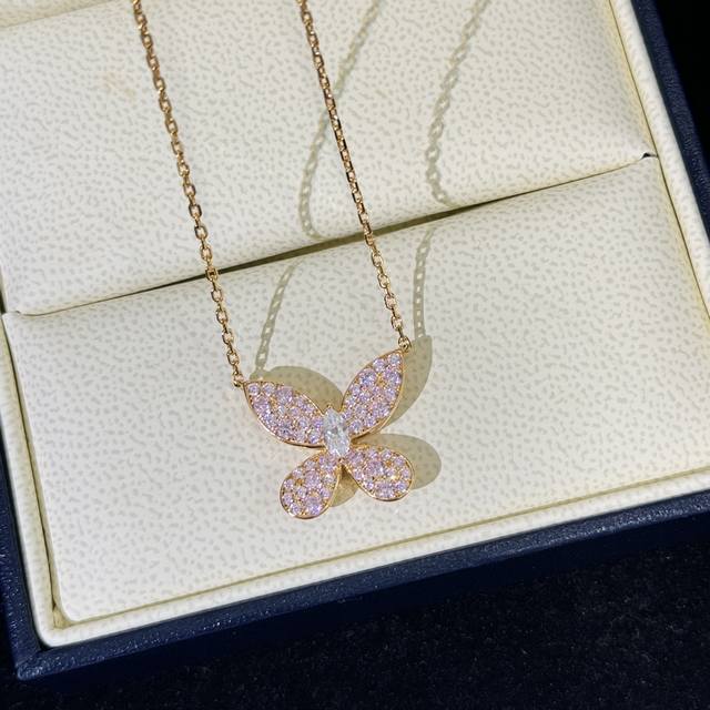 a3619 新年红 高级 珠宝 情人节限定款 蝴蝶 大号项链 珠宝采用最顶尖的 蝴蝶7A 栩栩如生，精工的切割高端定制925纯银镶嵌高碳钻 Bling Blin