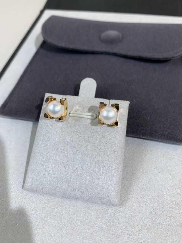 p价 ， 6Mm，8Mm 牛头珍珠耳钉 ，超品质Cnc工艺 牛头耳钉，珍珠6 8Mm极品花珠品质Akoya，天女级别极品珍珠的光泽真的是没的说，不加滤镜不打光，