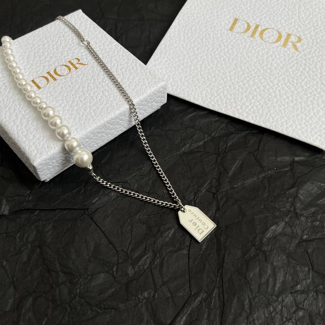 dior 迪奥 项链 精选原版一致 黄铜材质 甜美气质高雅。