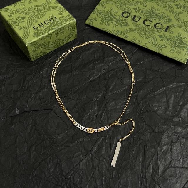 gucci 项链，明亮式切割工艺使表面抛光非常靓丽360度绚丽夺目 方方面面都很到位整体设计简约。