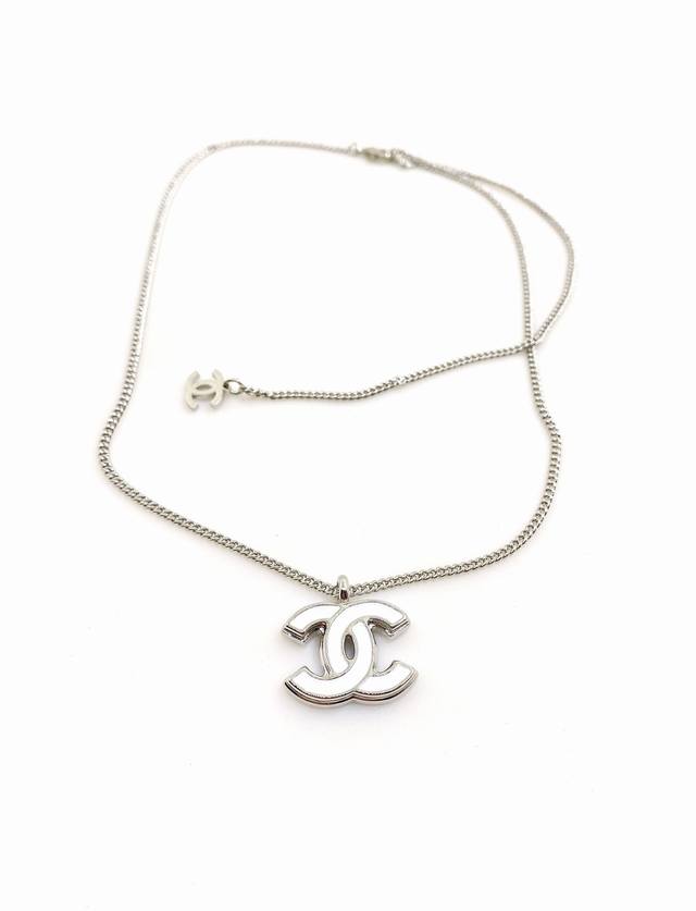 chanel 最新款白金白色Cc项链 一致Zp黄铜材质
