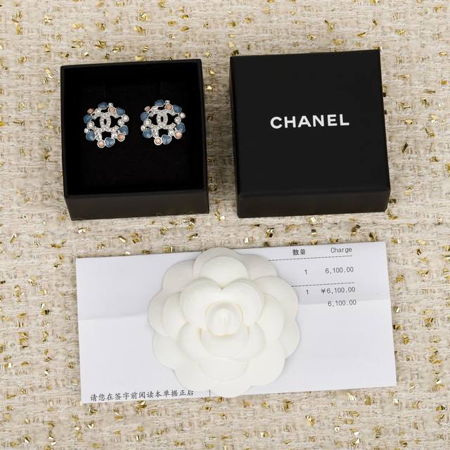 250025 我们出品 Zp7930，量大咨询客Fu 香 蓝爱心珍珠水钻耳钉 真的没法拒绝的蓝色香爱心胸针巨巨巨美清新沁爽的蓝色小爱心应该是本季的赢家吧小爱心就