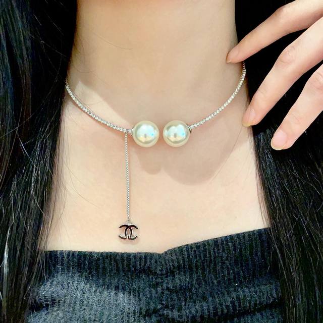 chanel香奈儿 中古 双C项链小香家的款式真心无需多介绍每一款都超好看，精致大方，非常显气质。