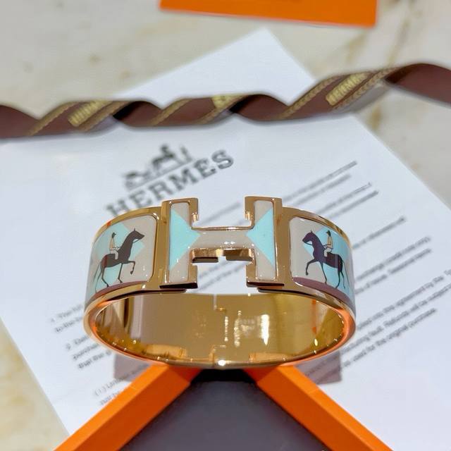hermes 爱马仕手镯 原版定制 20Mm宽版手环 珐琅工艺太考验师傅的手艺了 要确保色泽手工制作好 V金高端定制 女神 都爱爱马仕火爆手镯 超精赞 各路女神
