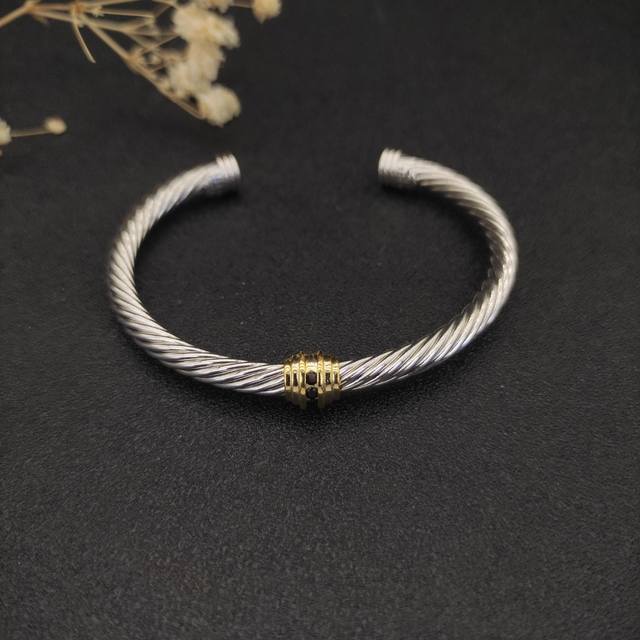 david Yurman 5Mm黑钻配件手镯。单配件和双配件两个款式。建议适合佩戴的手围15-20Cm 编号Dysz-003、Dysz-004