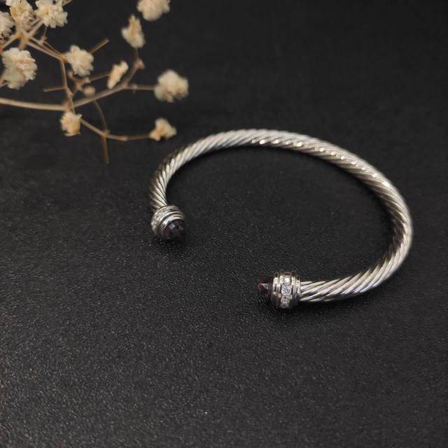 david Yurman 5Mm镶嵌石紫钻头手镯。建议适合佩戴的手围15-20Cm 编号Dysz-051