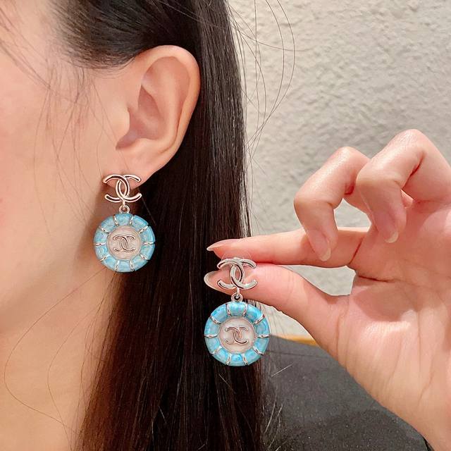 chanel香奈儿 中古 耳钉小香家的款式真心无需多介绍每一款都超好看，精致大方，非常显气质