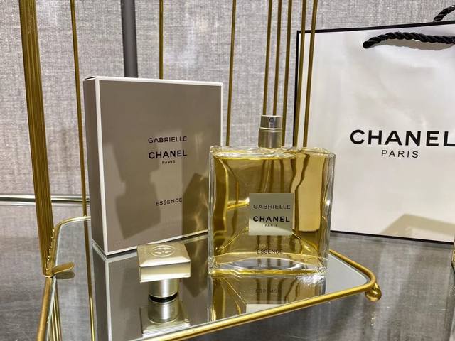 专柜品质 香奈儿Chanel嘉柏丽尔天性100Ml . . 我不追求极致, 我要纯粹 一直认为 纯粹 是个高高在上的词, 因为挣脱桎梏, 纯粹一词才能被定义.